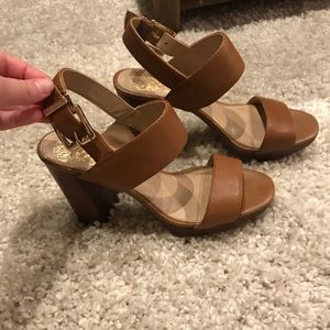 Vince Camuto Camel Sandals 4”